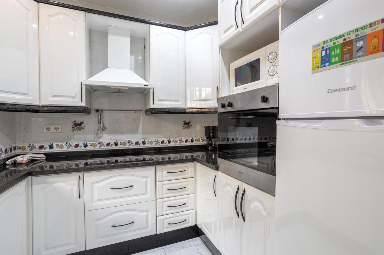 Las Flores 5 - Large Townhouse เนร์คา ภายนอก รูปภาพ