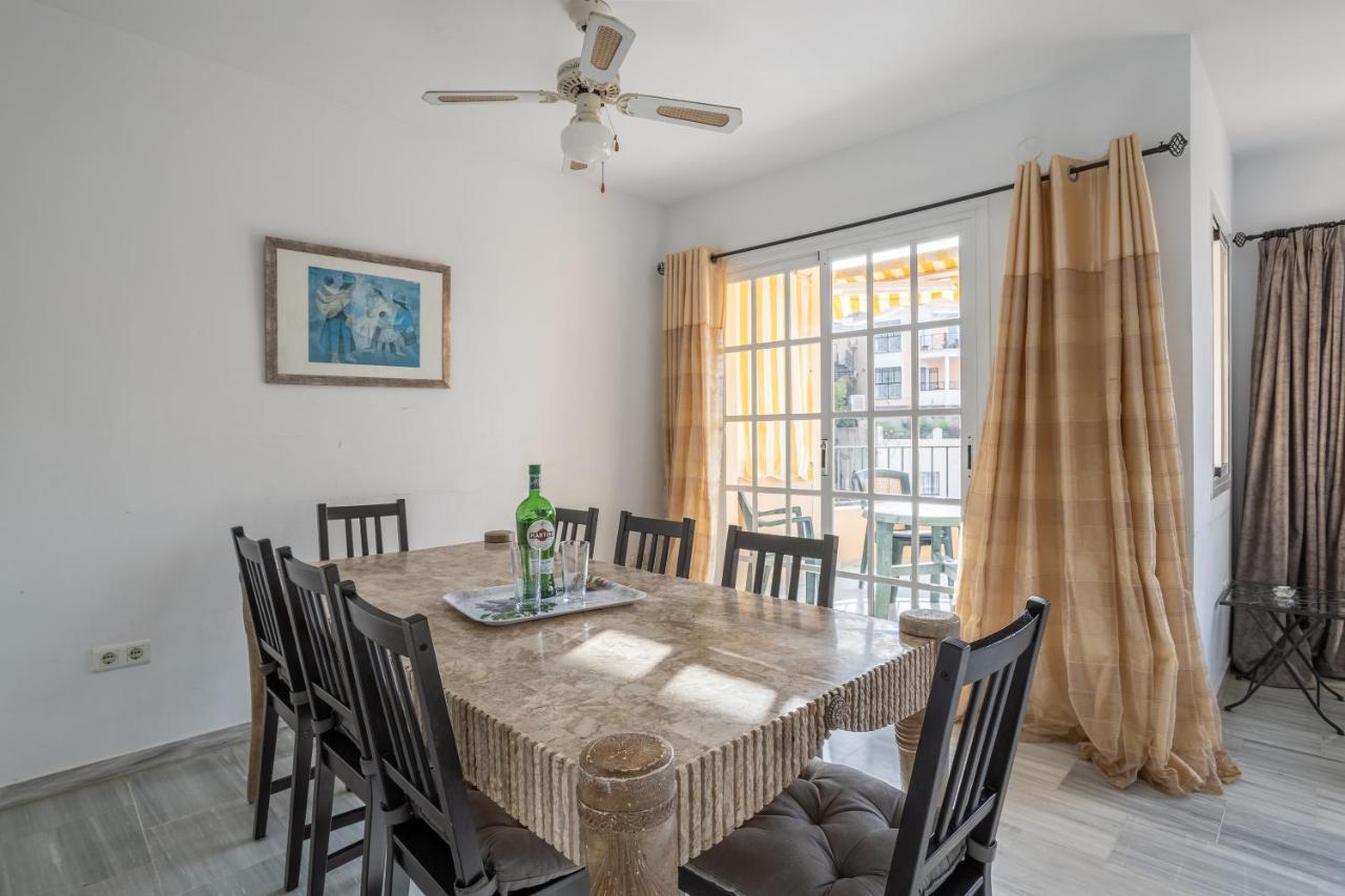 Las Flores 5 - Large Townhouse เนร์คา ภายนอก รูปภาพ
