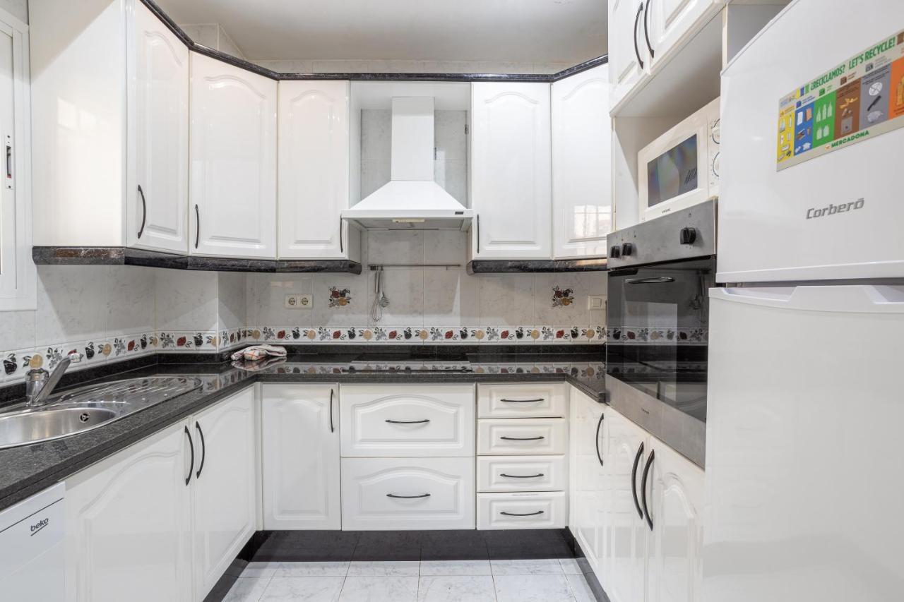 Las Flores 5 - Large Townhouse เนร์คา ภายนอก รูปภาพ