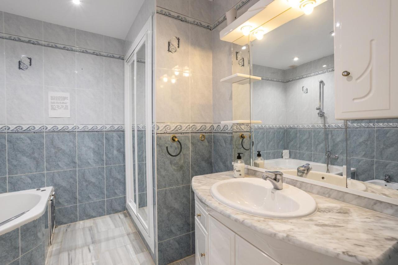 Las Flores 5 - Large Townhouse เนร์คา ภายนอก รูปภาพ