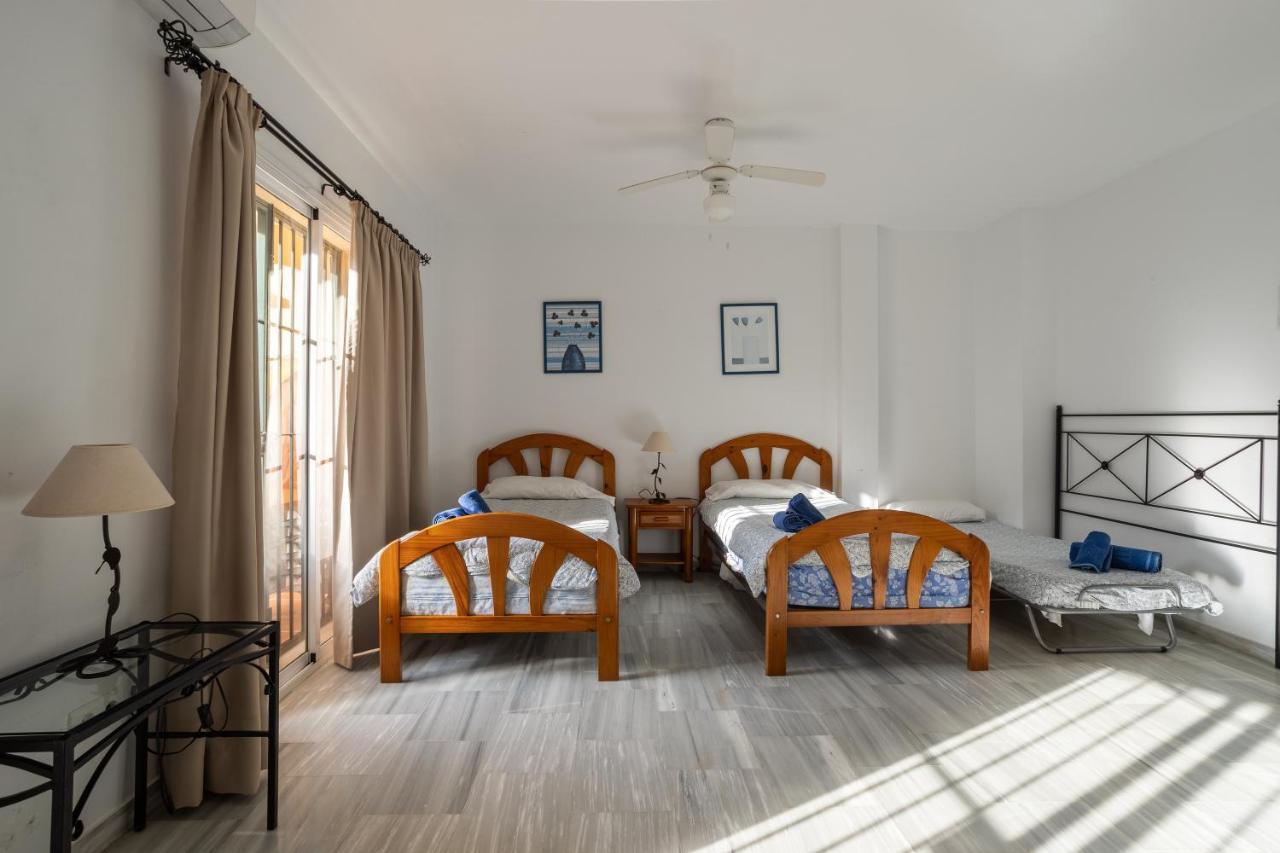 Las Flores 5 - Large Townhouse เนร์คา ภายนอก รูปภาพ