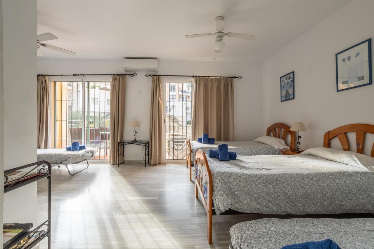 Las Flores 5 - Large Townhouse เนร์คา ภายนอก รูปภาพ